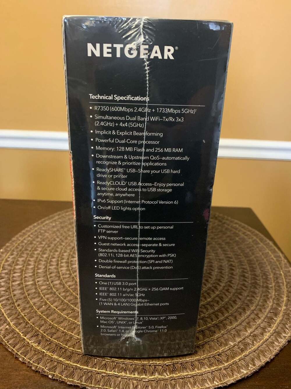 Netgear Nighthawk AC2400 Smart WiFi Router (Model R7350) NEW - Picture 3 of 5